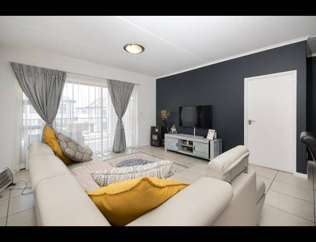 2 BEDROOM APARTMENT FOR SALE IN GREENSTONE HILL